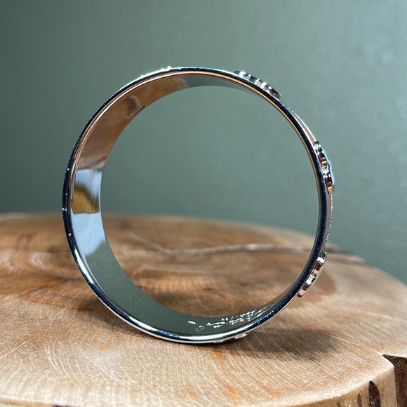 COACH HEART BANGLE - Picture 11 of 12